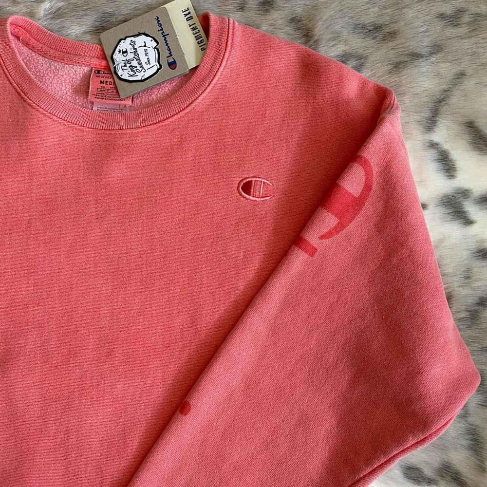 NWT Coral Champion Pigment Dye Crew Neck